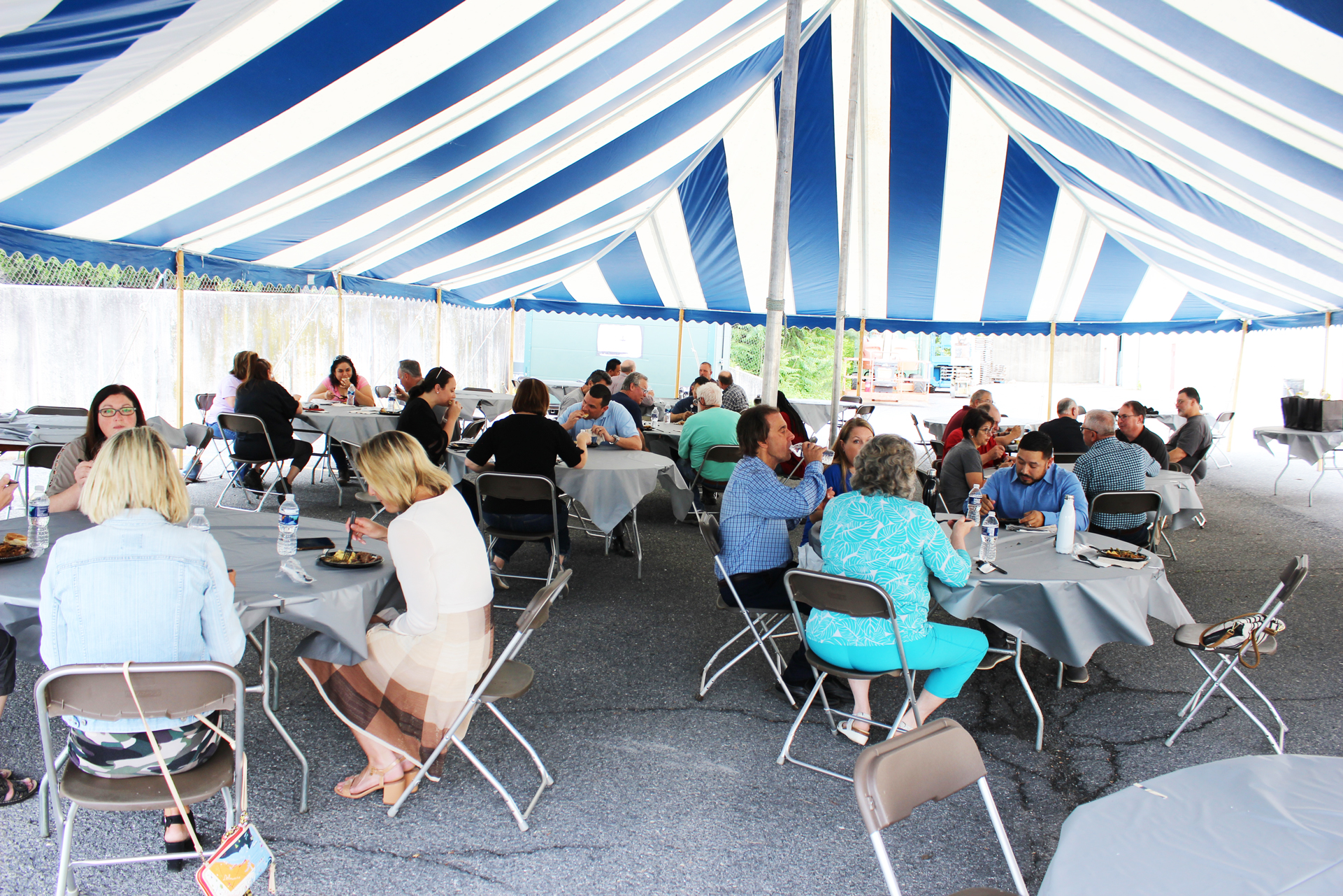 sa-6.21-eating Kalas Manufacturing Honoring and Celebrating Associates - Employee Recognition