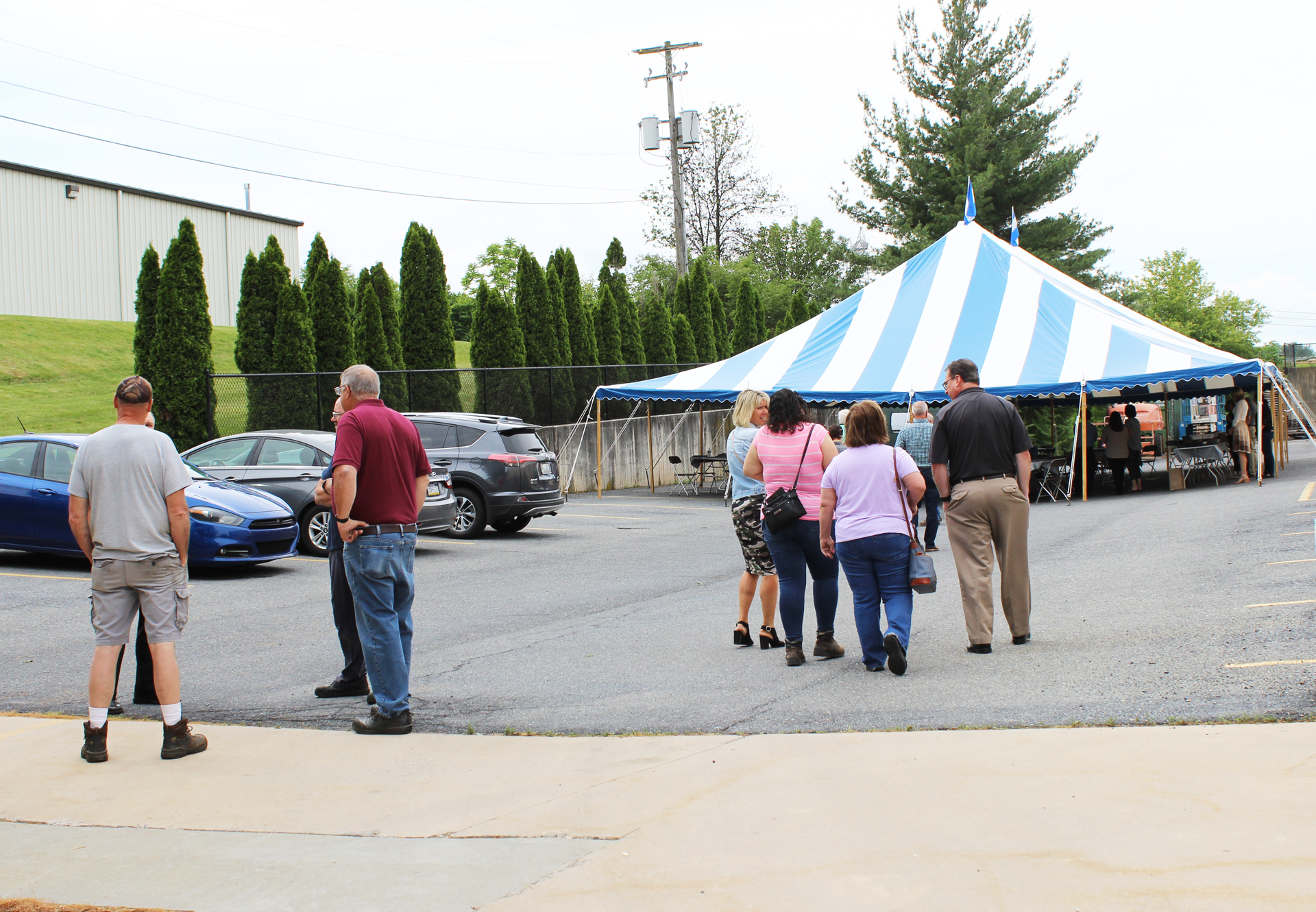 sa-6.21-walking Kalas Manufacturing Honoring and Celebrating Associates - Employee Recognition